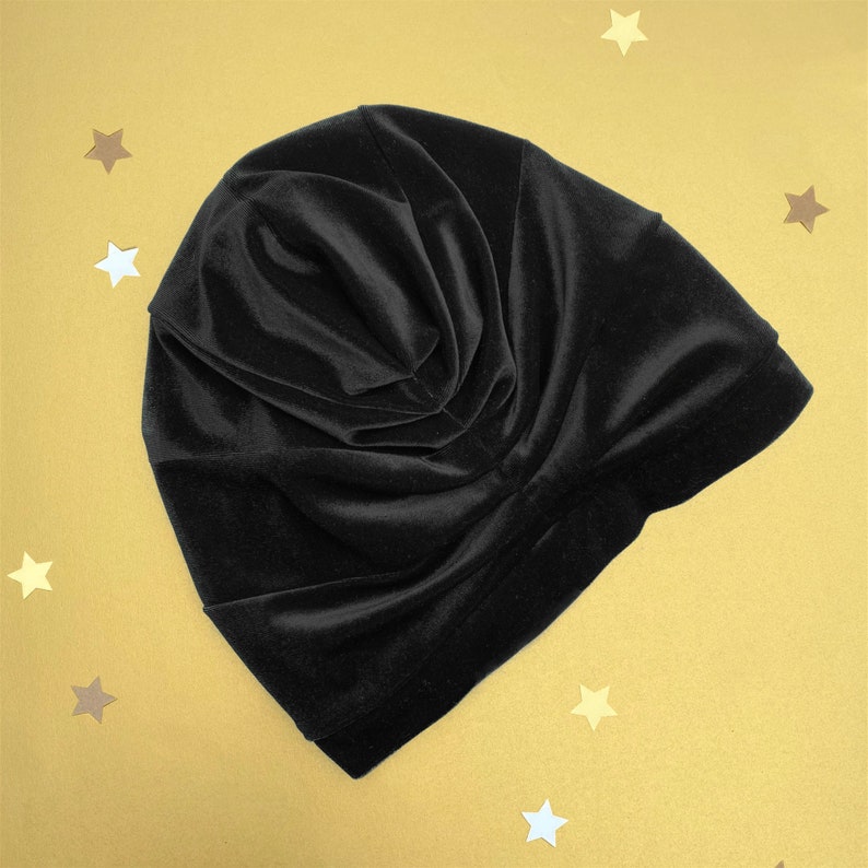 LOLA Chapeau style turban en velours noir. Chapeau cloche plissé de style vintage. Coiffe de soirée à nœud torsadé. Cadeau de Noël de couvre-chef de luxe pour elle image 5