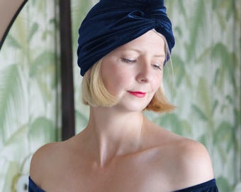 LOLA | Navy Blue Velvet Turban Hat. Twist Knot Evening Hat. Vintage Style Pleated Headpiece. Christmas Gift for Her. Old Hollywood Glamour