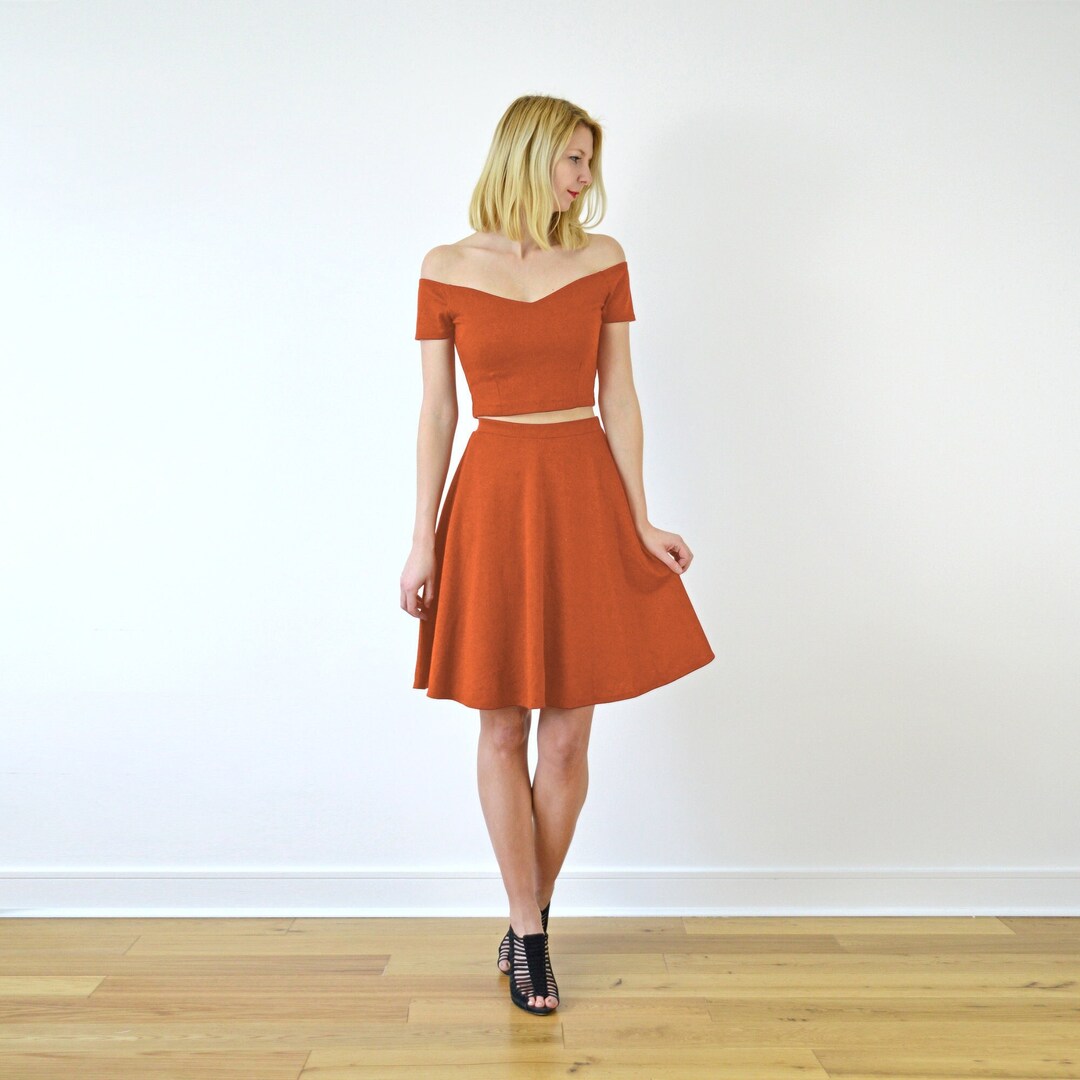 COCO Gebrande Oranje Crop Top en Skater Rok Bijpassende