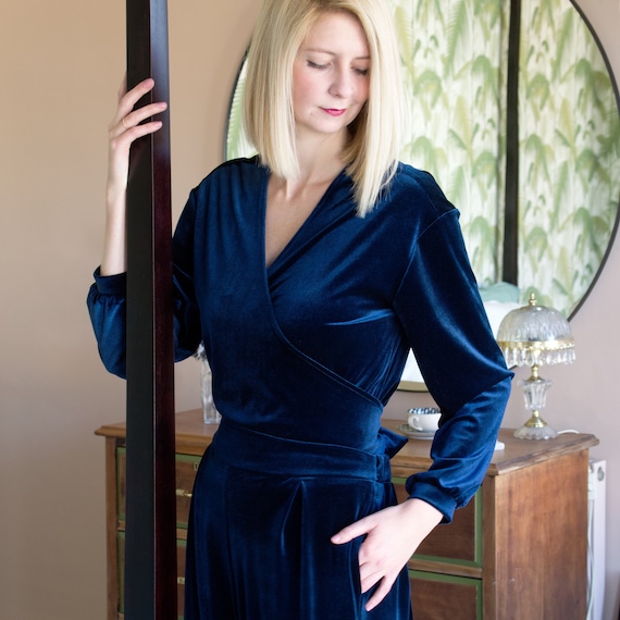 MYRNA Long Sleeve Wrap Top in Navy Blue Velvet. Elegant Velvet Wrap Blouse With Ties. 1930s Vintage Style Loungewear Top Etsy Canada