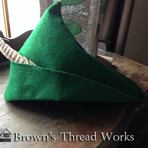 Robin Hood Peter Pan Woodland Hat With Real Feathers in Green Felt Also