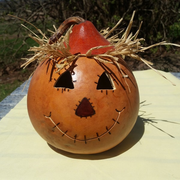 Hand carved gourd, hand painted gourd, fall decoration, harvest decoration, thanksgiving decoration, pumpkin,