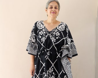 Black and white rose print cotton caftan, maxi dress with pockets, Vacation and travel friendly, Maternity gown for photo shoot, baby shower