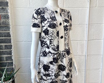 1960s MOD Floral Black & White Knit Knee Length Dress, Desabre, France S/M 1960s MOD Floral Black & White Knit Knee Length Dress, Desabre, France S/M