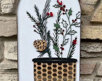 Gewölbter immergrüner Baum + Korb mit Hollys Lasercut Wandkunst