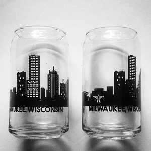 Milwaukee Skyline Can Glass image 7