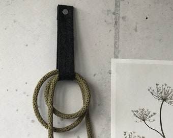Loop XL wallhooks | handmade felt wall hanger in black
