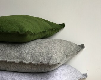 Wool basic pillow | handmade woolfelt pillow in moss green