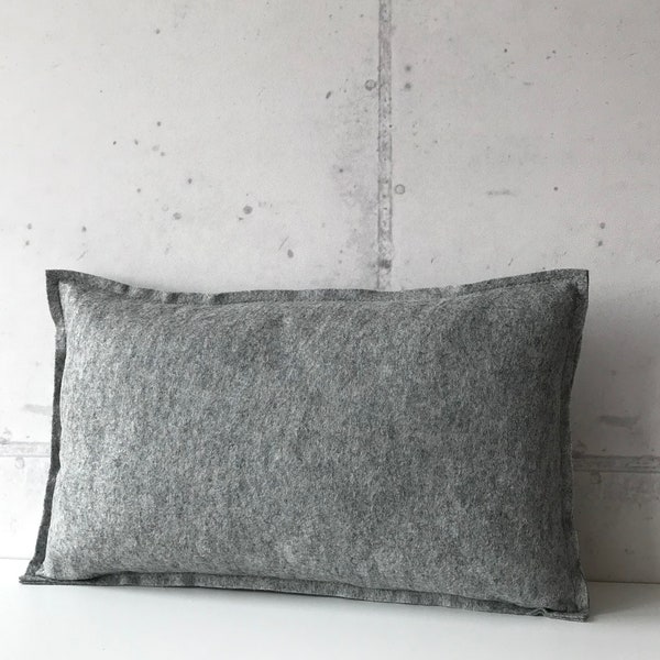 Oreiller basique en laine | coussin fait main en feutre de laine gris