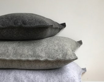 Wool basic pillow | handmade woolfelt pillow in dark grey