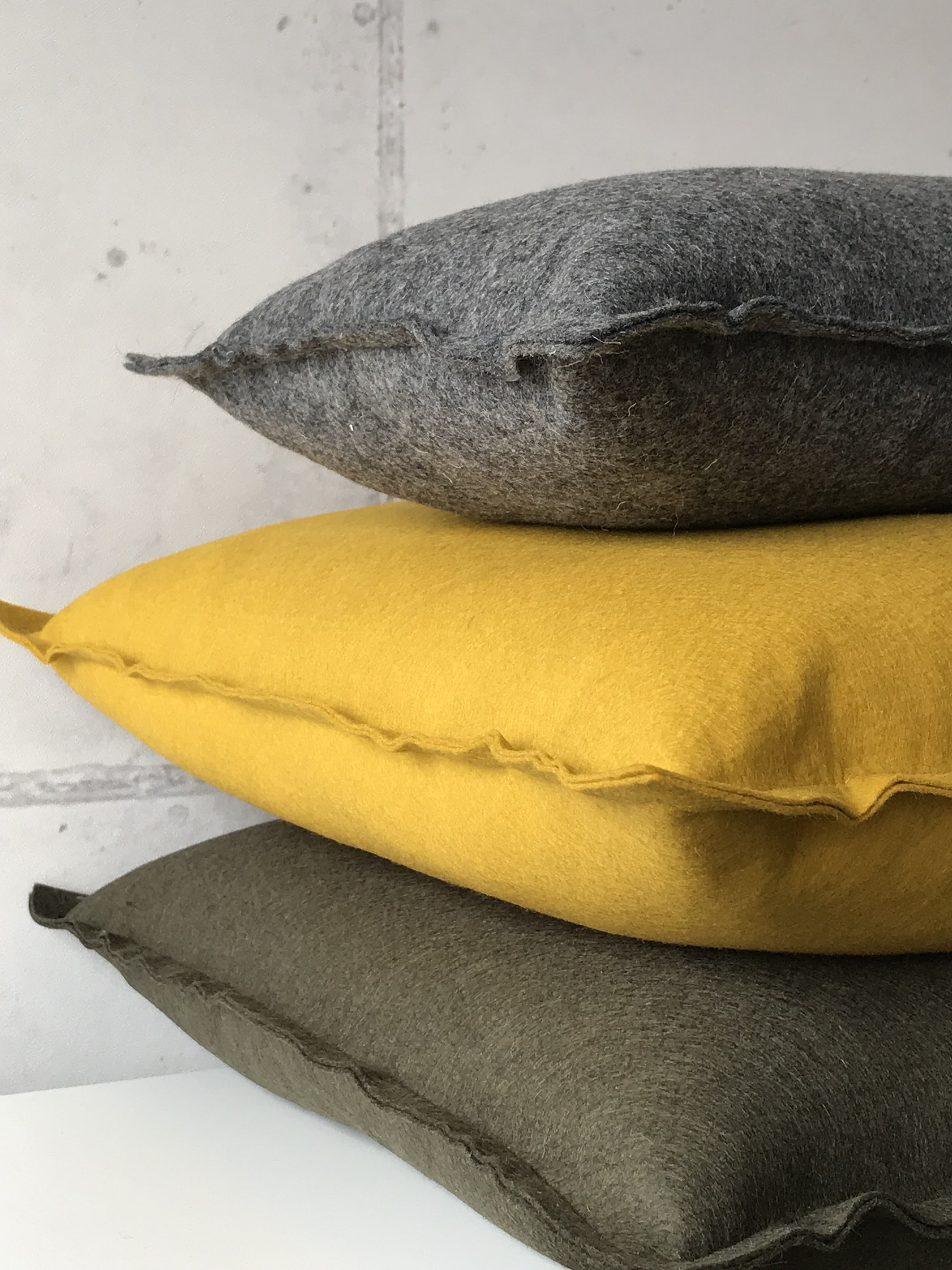 Oreiller de Base Laine Grand, Oreiller en Feutre Grand Dans Le Curry