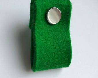 SALE Loop doorhandle | handmade felt doorknob in green