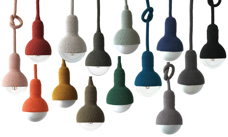 Lampe plug in crocheted handmade pendant lamp in black imagem 4