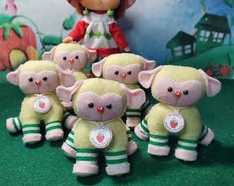 SSC pet lamb sheep sitting MELONIE BELLE vintage style of Strawberry Shortcake pet 2.5" (60mm) merino-wool felt miniature