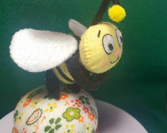 miniature SSC Art figure Strawberry Shortcake T.N. Honey's Pet: Bumble Tea Bee merino-wool miniature 2.5" (60mm)