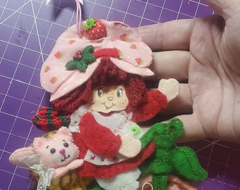 10" (26cm) Wall Hanging/Tree Ornament SSC Vintage Style 1980s Strawberry Shortcake Tricycle • T • pure-merino-wool figure 3D 5"-7" (12x17cm)