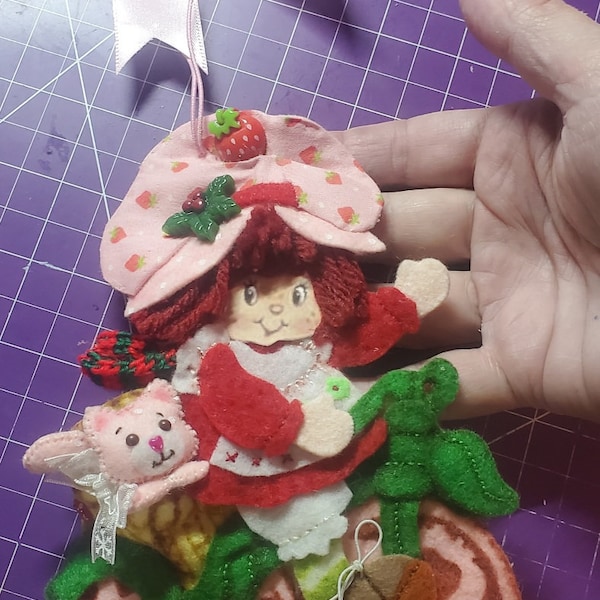 10" (26cm) Wall Hanging/Tree Ornament SSC Vintage Style 1980s Strawberry Shortcake Tricycle • T • pure-merino-wool figure 3D 5"-7" (12x17cm)