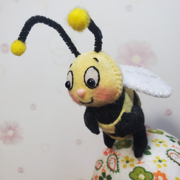 miniature SSC Art figure Strawberry Shortcake T.N. Honey's Pet: Bumble Tea Bee merino-wool miniature 2.5" (60mm)