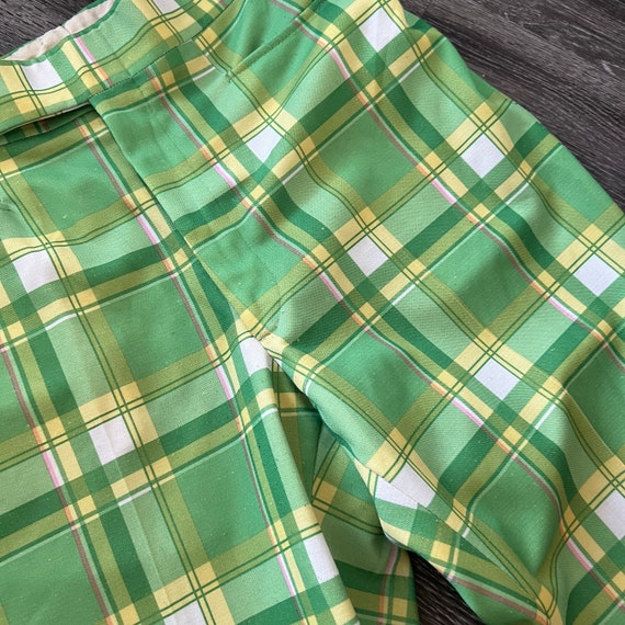 70s Green Size 31 Plaid Vintage Pants - image 7