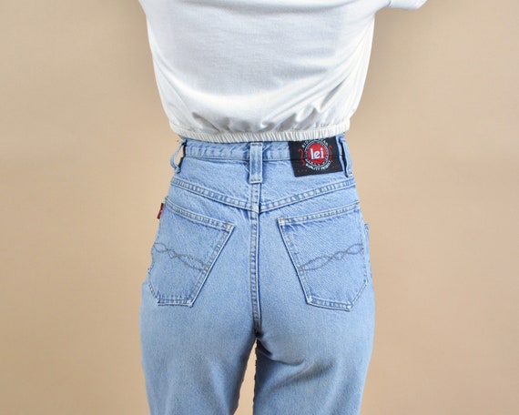 L.E.I. Size 24/25 High Rise Pleated Vintage Denim