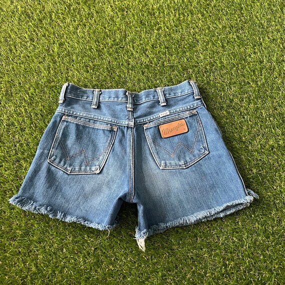 Wrangler Size 26 Vintage Denim Cutoff Shorts - image 3