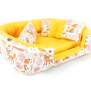 hedgehog bed guinea pig sofa pet fleece bedding with absorbent pee pad and pillows (foxes/mango)