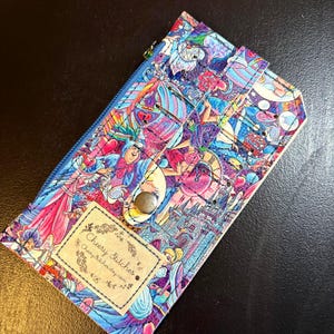 Op Assepoester geïnspireerde portemonnee met ritssluiting – muntzakje van sprookjesachtige stof met kaartsleuf | Kleine vinylportemonnee voor dames | Cadeau voor haar | GRATIS VERZENDING
