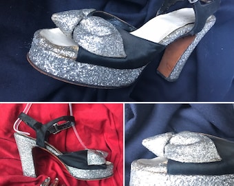 70s 40s VTG platform Glam-rock disco silver peep toe high heel shoes BIBA - like 6.5 AMAZING!!