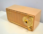 Beige Bombshell Dual Speaker 1960 General Electric Model T-141A Tube Radio Don 39 t Judge A Book By Its Cover
