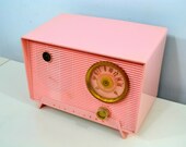 Shell Pink Vintage 1956 RCA Victor 6-X-5 Tube AM Radio