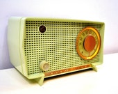 Julep Green Mid Century Retro Vintage 1956 RCA Victor Model 6-X-7 AM Tube Radio Excellent Condition