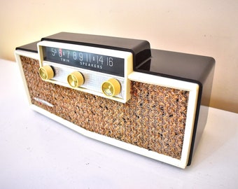 Chocolate Brown 1959 Silvertone Model 9007 Vacuum Tube AM Radio Sounds Terrific! Excellent Condition!