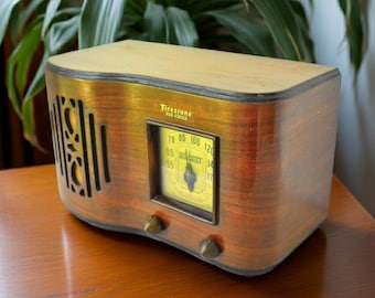 Curved Wood 1939 Firestone Model S-7398-1 "The Beaumont" Vacuum Tube AM Radio Excellent Condition! Sounds Great!
