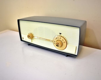 Dolphin Gray and White 1958 Admiral Model 5D4 Vacuum Tube AM Radio Sounds Great! Excellent Condition!