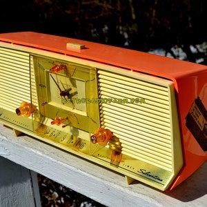 CIMARRON ROJO Dashboard Retro Jetsons 1953 Motorola 53H Tube AM Radio Works!