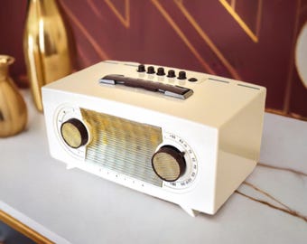 1955 Zenith Broadway Vacuum Tube Radio, Cream Ivory AM Radio
