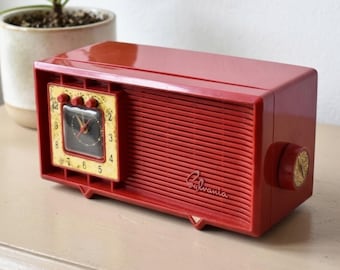 Cardinal Red 1955 Sylvania Model 5484 Vacuum Tube Radio Sounds Great Excellent Condition!