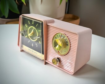 Chiffon Pink 1959 GE General Electric Model C-406B AM Vintage Radio Sounds Terrific Excellent Condition!