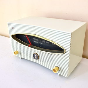 Glacier White 1956 Zenith Model A615 Vacuum Tube AM Radio Sounds Great! Rare and Unique Mid Century!