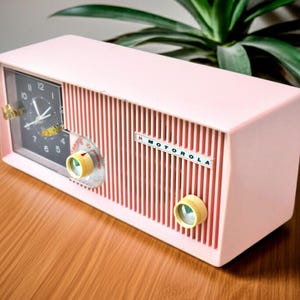 Vintage Motorola Clock Radio - Etsy