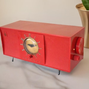 Cardinal Red 1955 Emerson Model 824 Vacuum Tube Radio Sounds Great Excellent Condition!