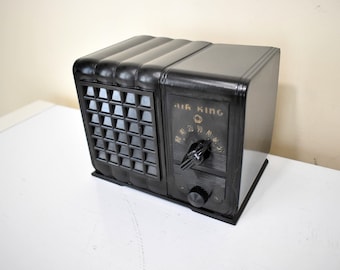Pitch Black Bakelite 1939 Air King Model 222 AM Vacuum Tube AM Radio Works! Pee Wee Sized Player!