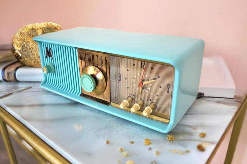 Vintage Motorola Clock Radio - Etsy