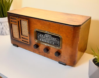 Artisan Crafted Wood 1942 Aircastle Model 751 Vacuum Tube AM Radio! Beautiful Woodwork! Sounds Great!