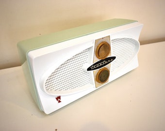 Mint Green 1959 Truetone D2082A Vacuum Tube AM Radio Rare Mid Century Beauty! Sounds Great!