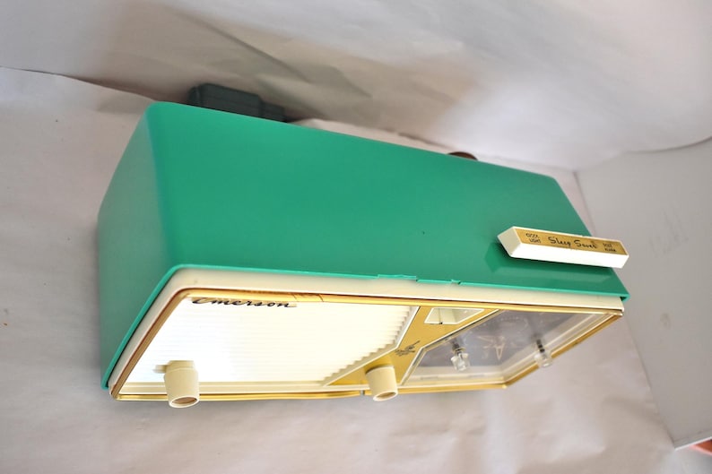 Emerald Green 1956 Emerson Model 883 Vacuum Tube AM Radio Beauty! Rare Color and Model! image 9