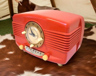 Red 1951 Lang Tube Radio DR90 - Mid Century Modern AM Radio