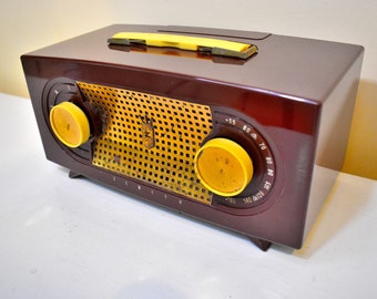 Burgundy Maroon 1955 Zenith "Broadway" Model R511R AM Vacuum Tube Radio Sounds Great Looks Like a Star!