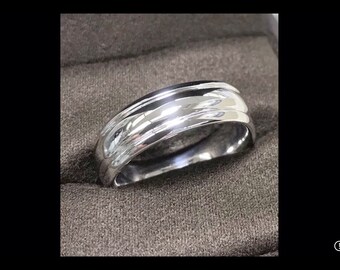 Extra heavy men’s gold band three raised sections high polished 14 karat gold