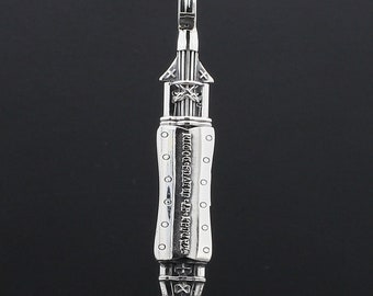 Lanza del destino en plata de ley con acabado antiguo de Sal Knight ©